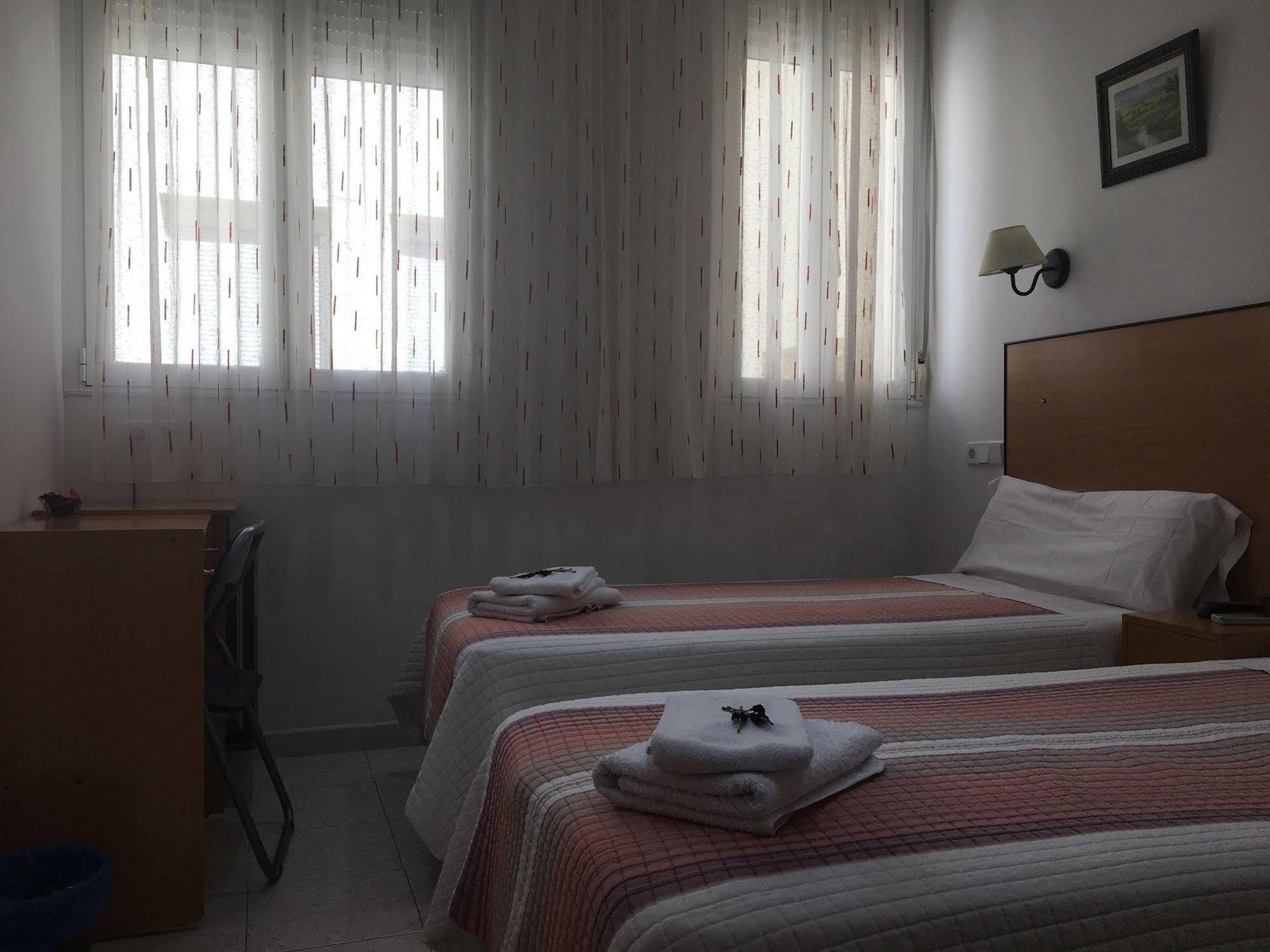 Hostal R. Lido Madrid Eksteriør bilde