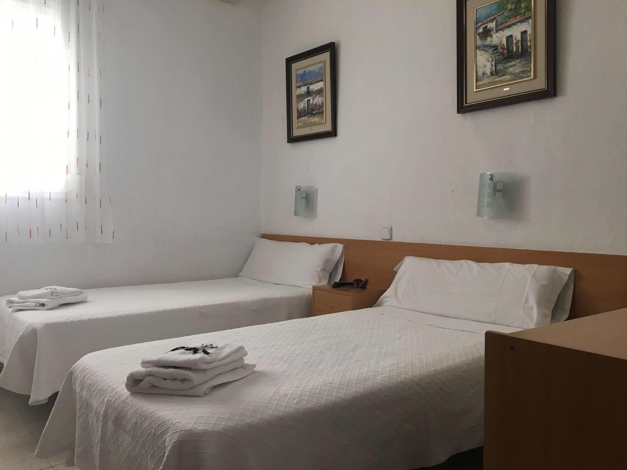 Hostal R. Lido Madrid Eksteriør bilde