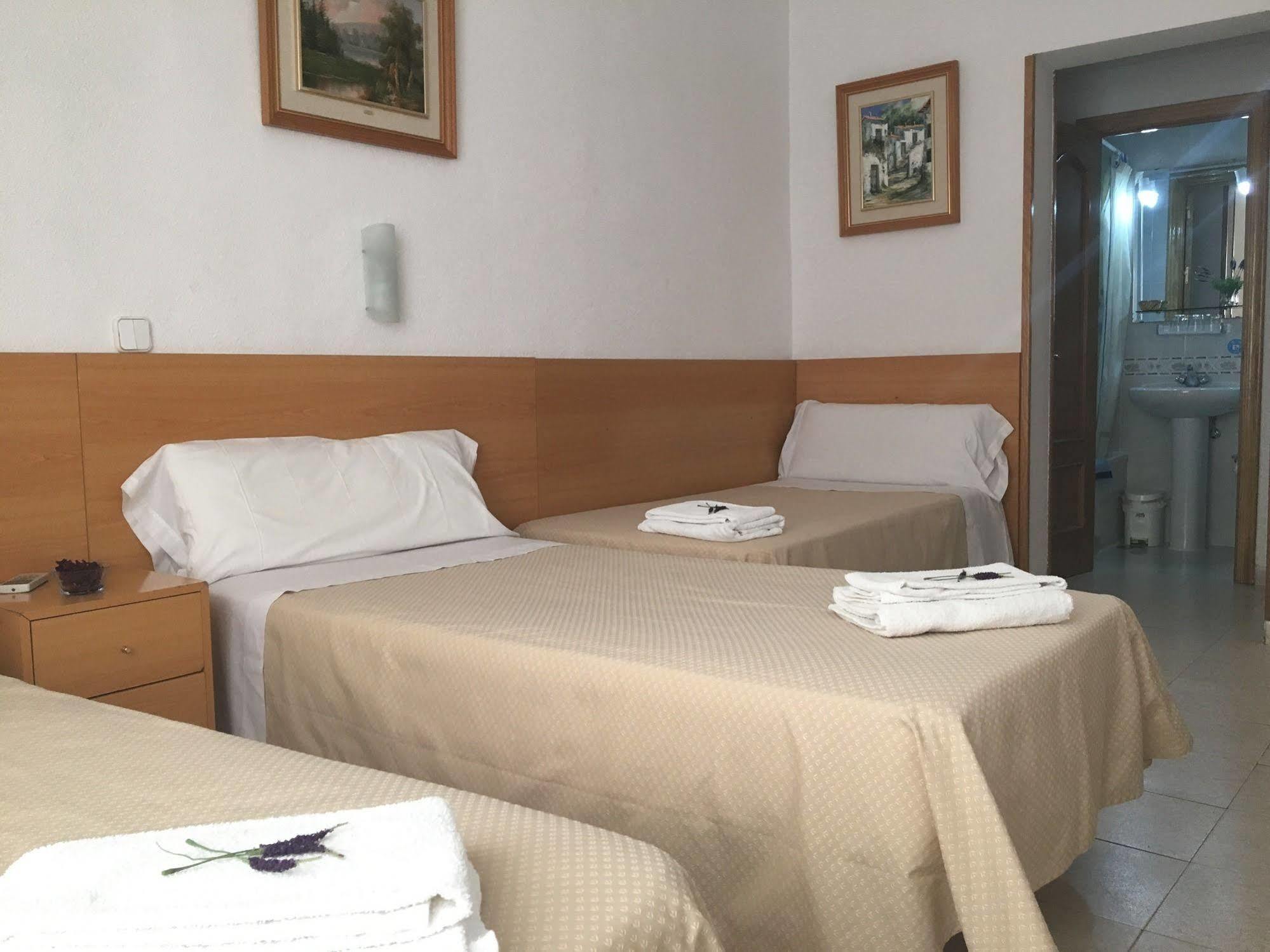 Hostal R. Lido Madrid Eksteriør bilde