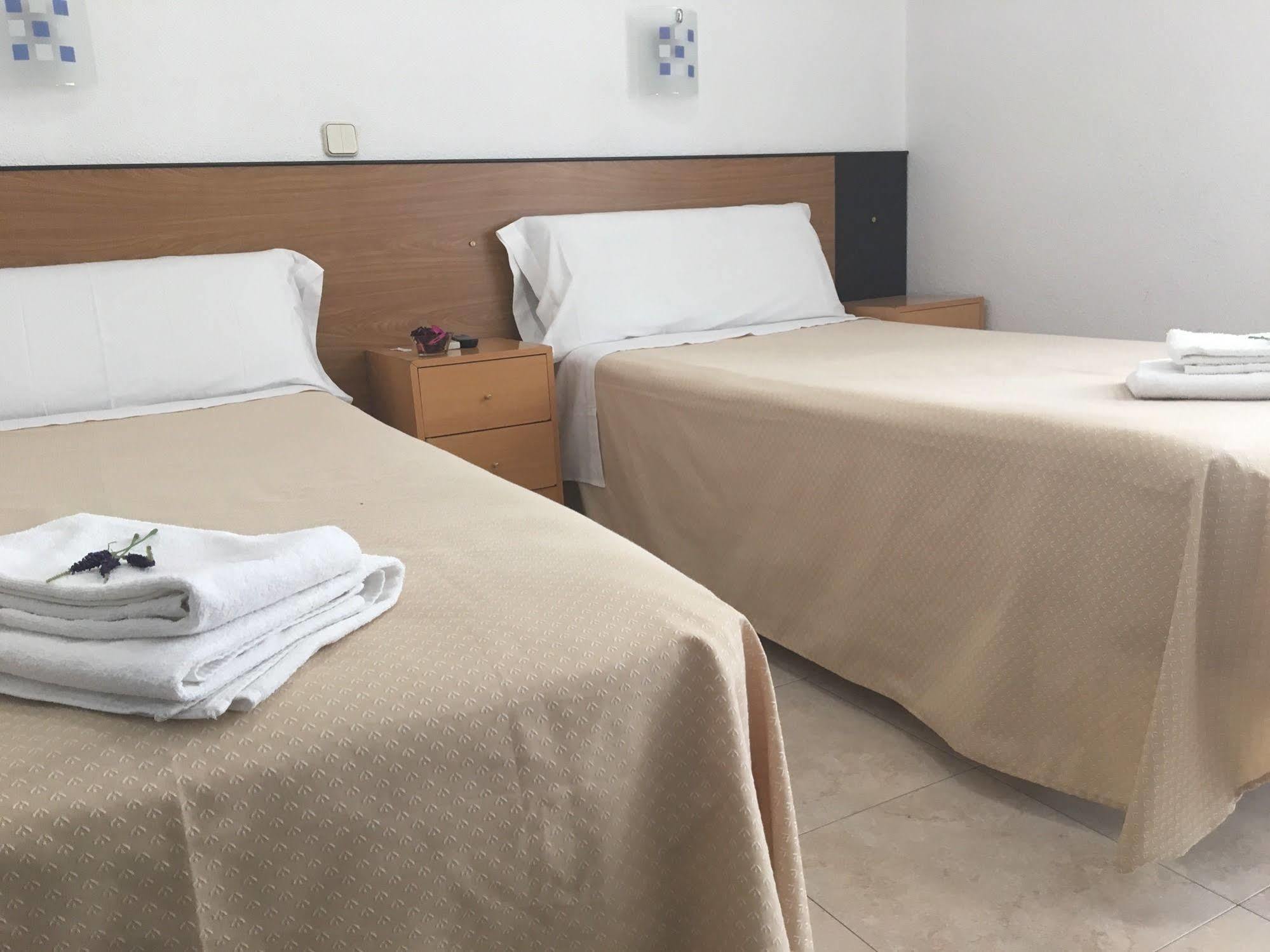 Hostal R. Lido Madrid Eksteriør bilde