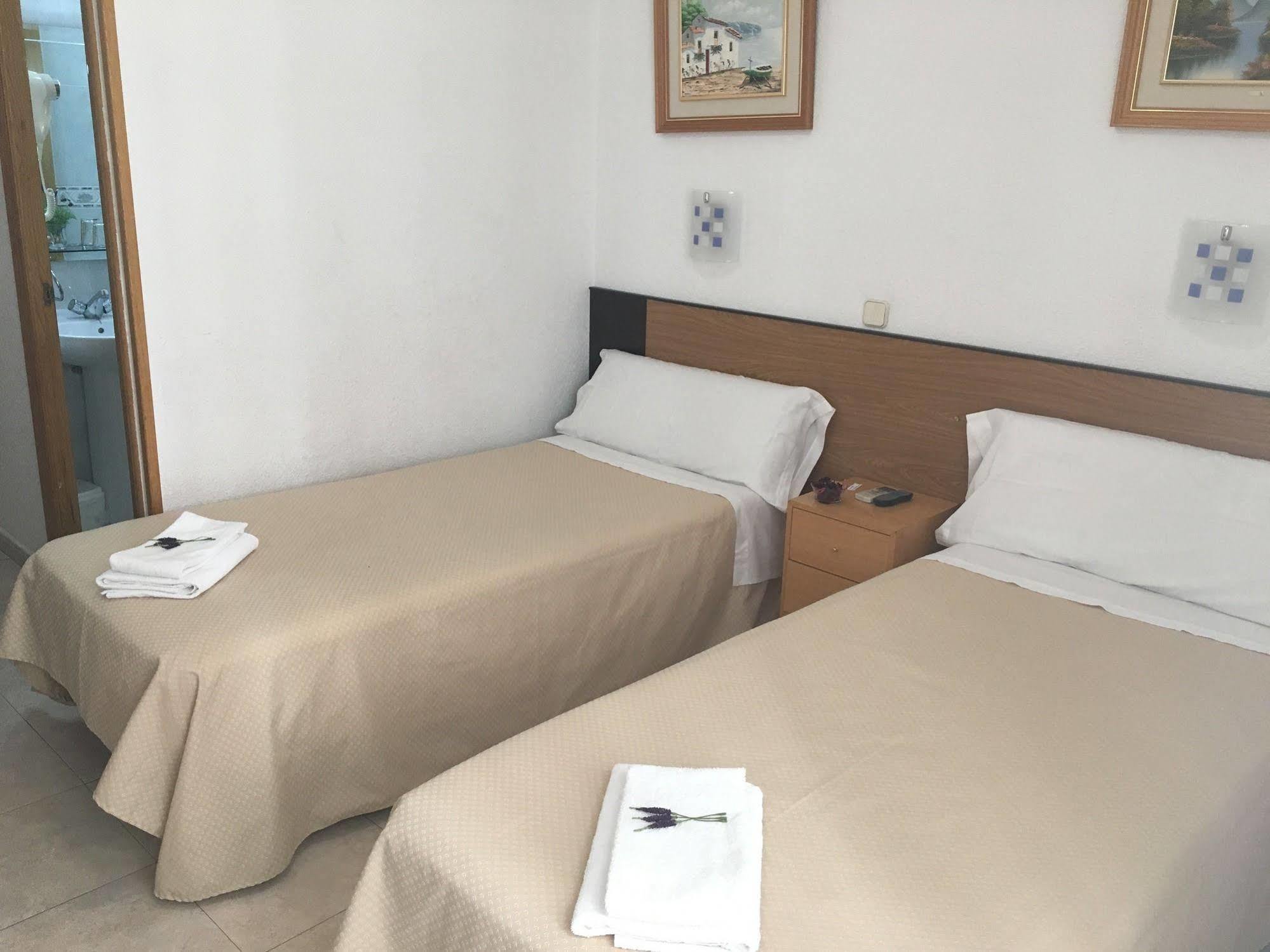 Hostal R. Lido Madrid Eksteriør bilde