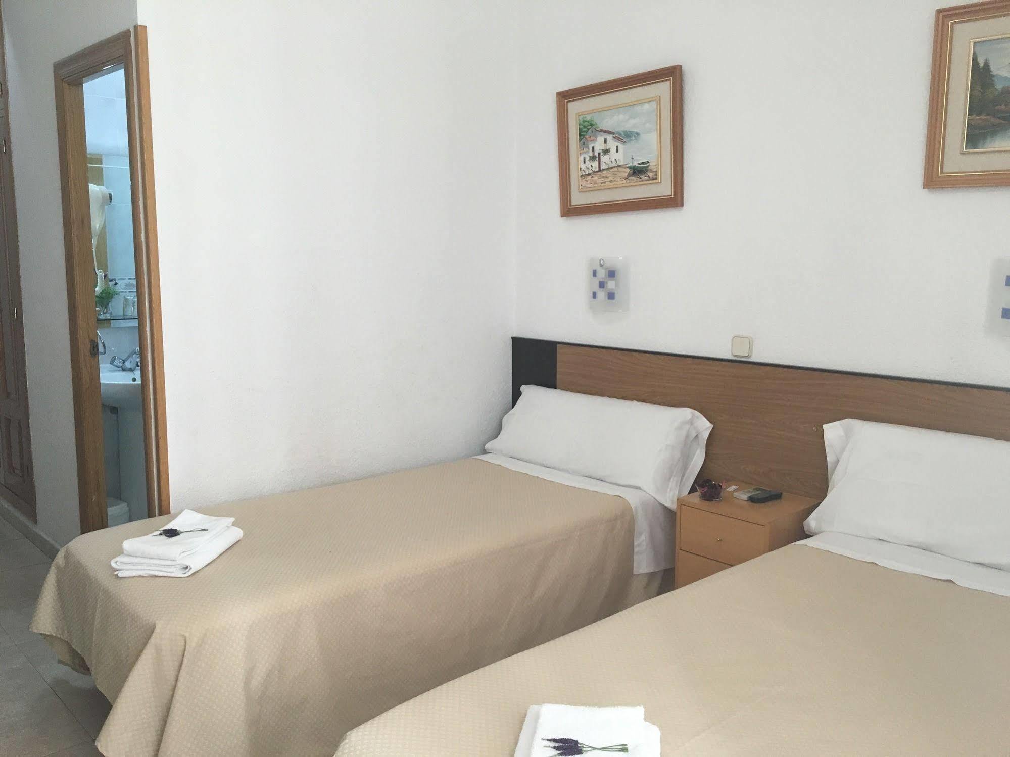 Hostal R. Lido Madrid Eksteriør bilde