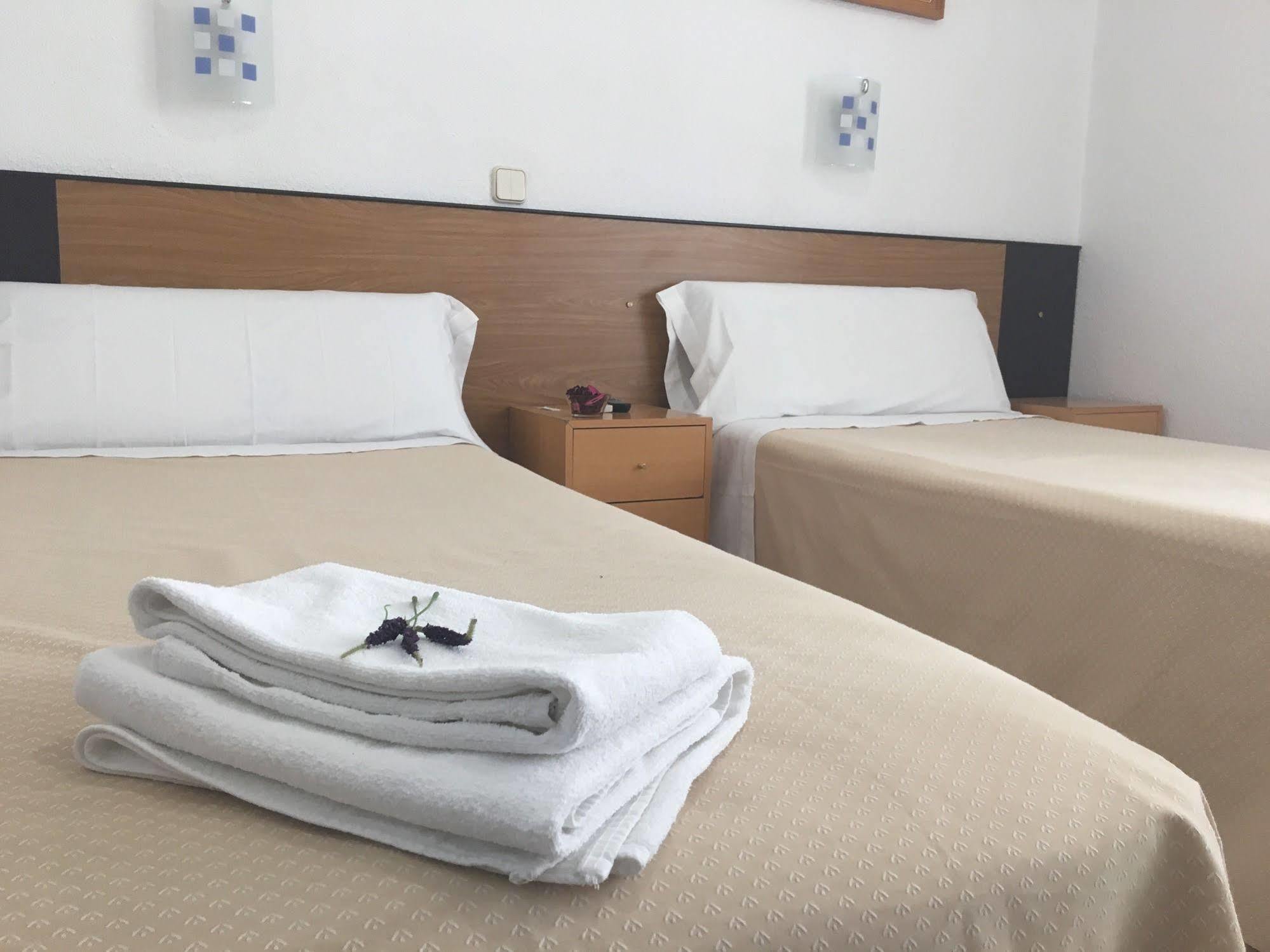 Hostal R. Lido Madrid Eksteriør bilde